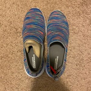 Multi color sketchers comfy and very soft!